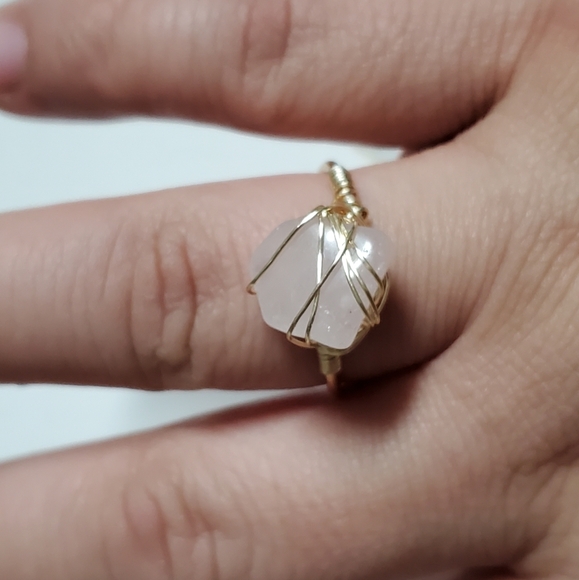 Artisanal Gold and Pink Quartz Wire-Wrapped Ring Size 9 - Picture 5 of 5